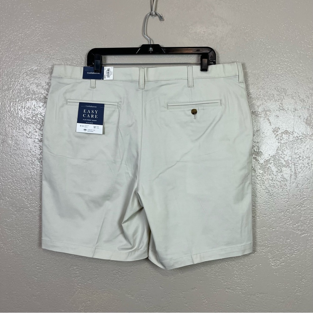 CROFT & BARROW SHORTS men khaki beige flat front Sz40 the shorts are dirty - Picture 6 of 11